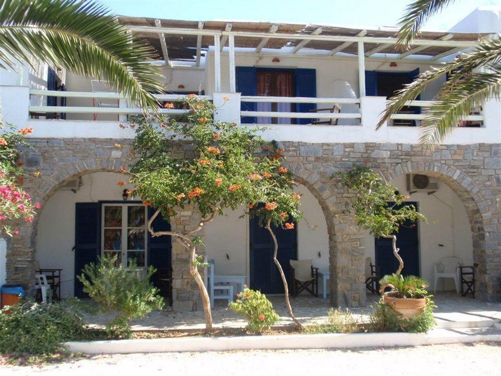 Ostria Studios & Apartments Alikí Buitenkant foto