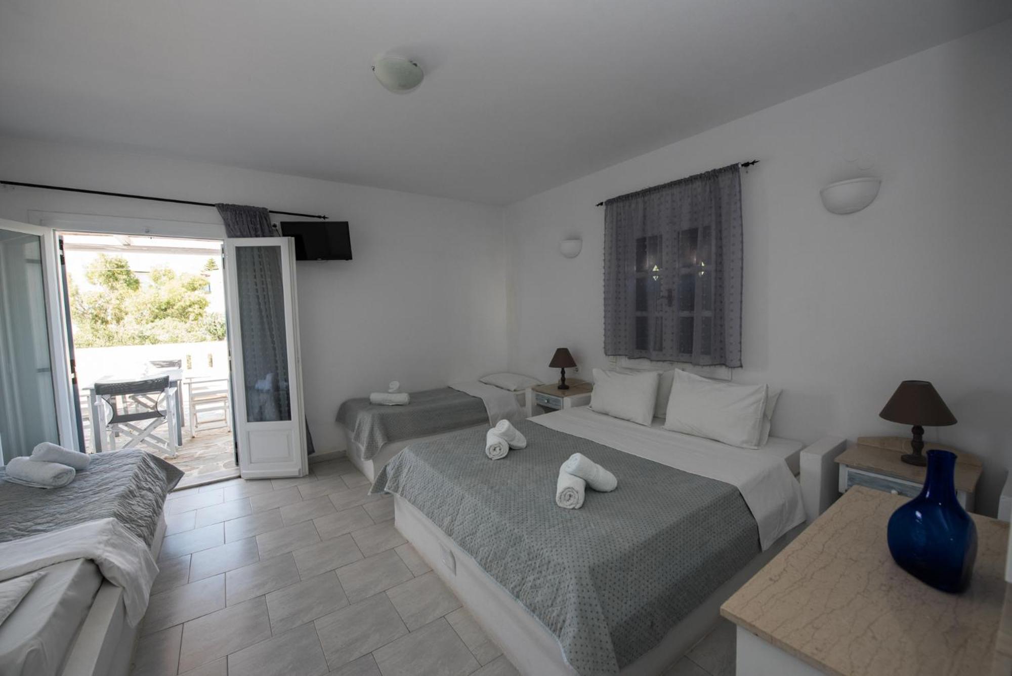 Ostria Studios & Apartments Alikí Buitenkant foto